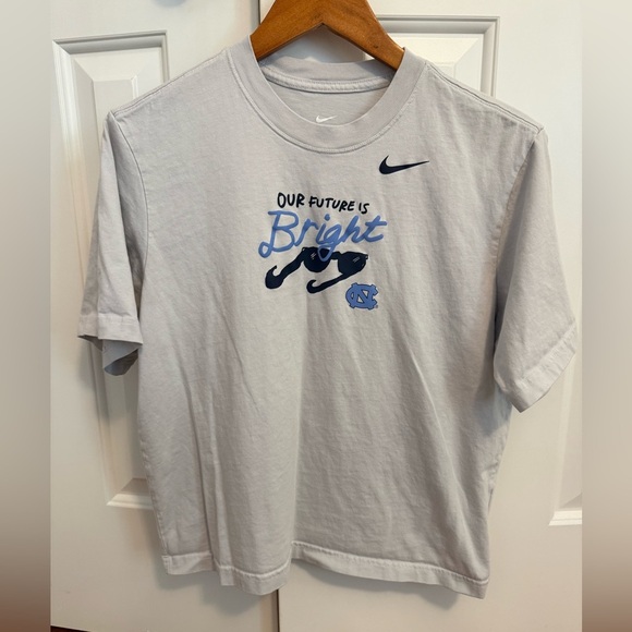 Nike North Carolina UNC Women's Our Future is Bright T-Shirt Size Small - Picture 1 of 8